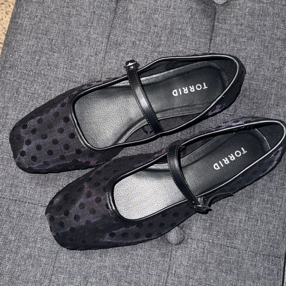 Torrid Black Mary Jane Flats with Polka Dots 8.5WW - Picture 2 of 5
